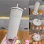 Ly uống nước nhựa sơn lì 710ml logo stb nhiều màu kèm ống hút và hộp đựng